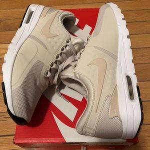Nike Air Max Zero oatmeal Wmns Sz 7.5